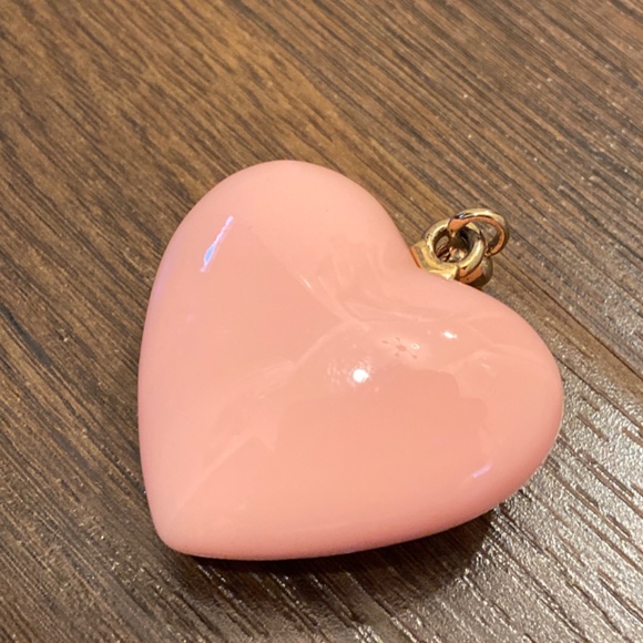 Y2K JUICY COUTURE VINTAGE DYLAN’S CANDY BAR PINK LUCITE HEART CHARM HUGE NEW - Picture 6 of 7